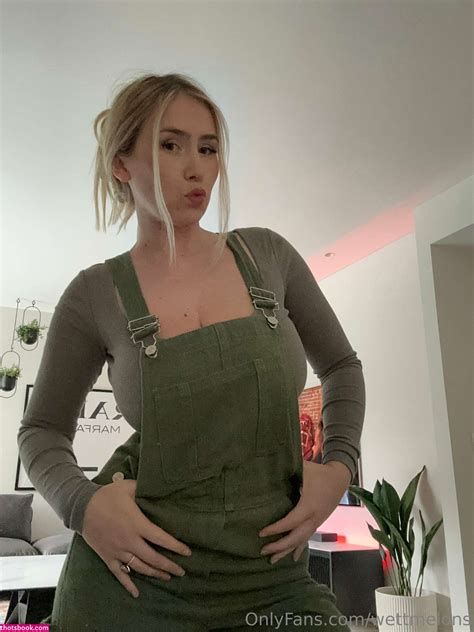 OnlyFans WettMelons "Full Face Christmas POV Fucking" #babe #cute #bigtits #bigass #blonde #lingerie #pov #doggy #rider #painmore streamhub.to doodstream.com. Only Fans EXTERNAL LINK.